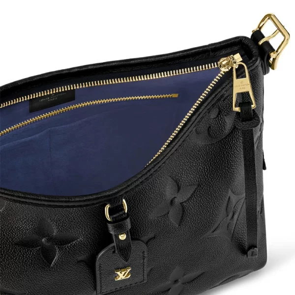 CarryAll PM Bag Monogram Empreinte Leather in collecties handtassen schoudertassen en schoudertassen voor dames